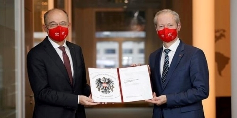 https://tuv-austria.ru/gosudarstvennaya-nagrada-dlya-tuv-austria-services-gmbh-v-preddverii-jubilejnogo-2022-goda/